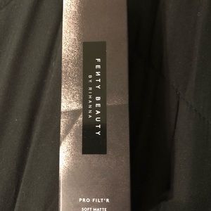Fenty Beauty Makeup - Fenty Pro Filt’r 240 Fenty Beauty Makeup - Fenty Pro Filt’r 240
